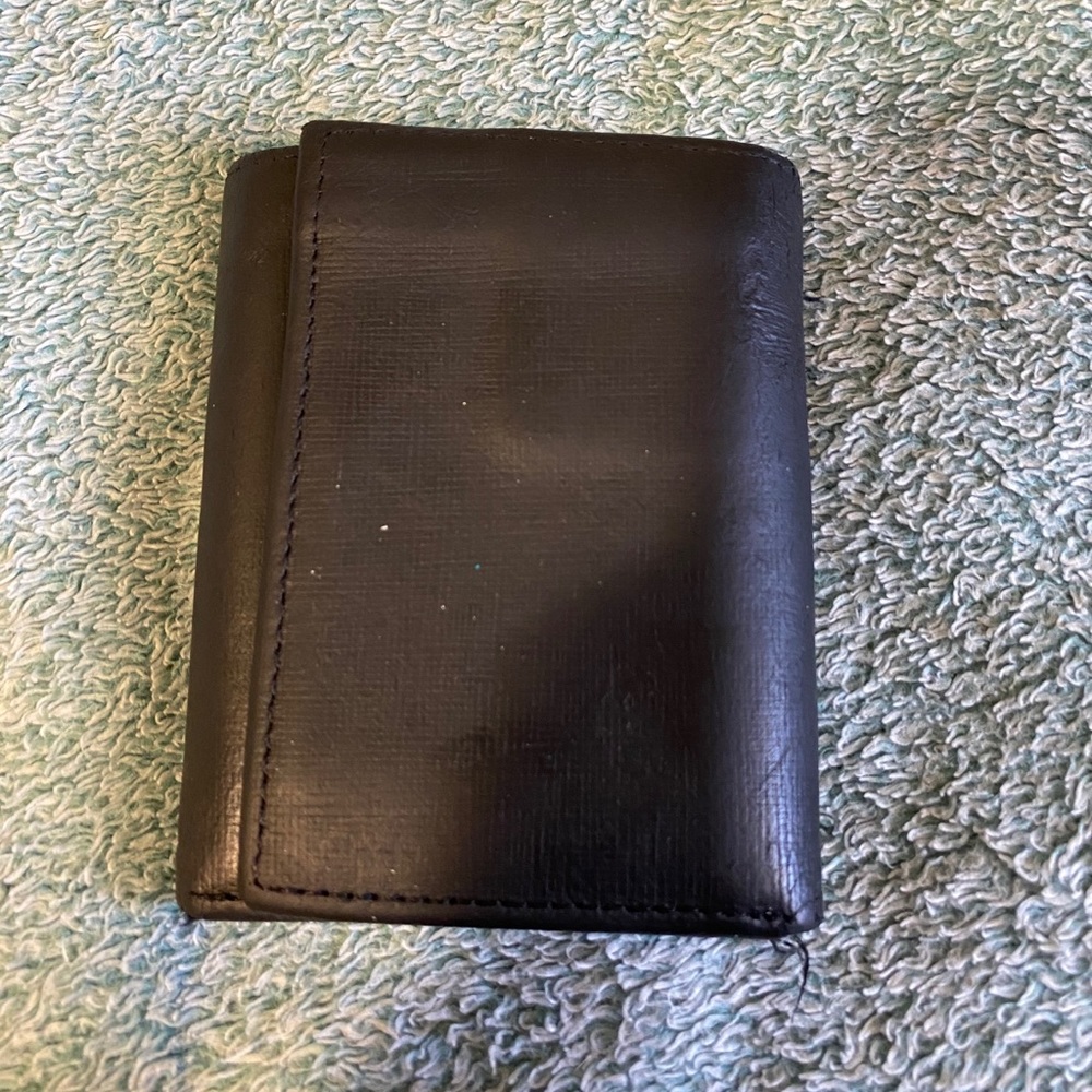 Men’s black wallet